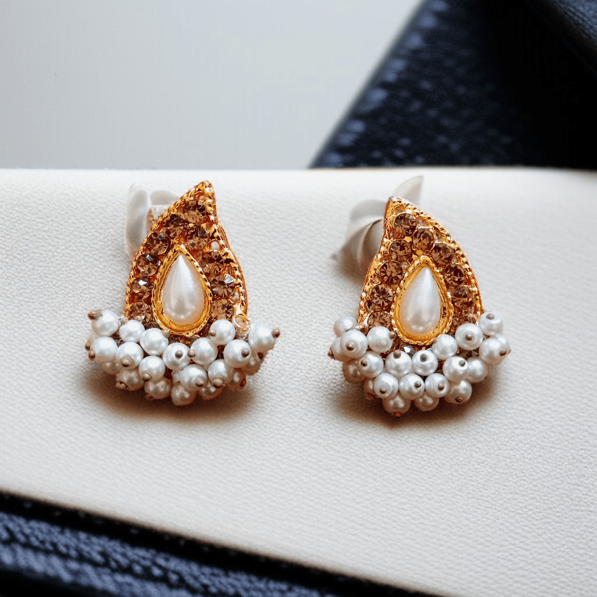 Buy Golden colour jewellery earrings at best price in Pakistan